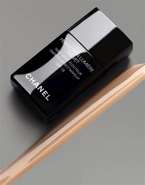 chanel lumiere velvet 40 beige|Chanel perfection lumiere velvet foundation.